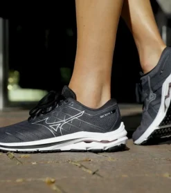 Store Wave Inspire 18 (D Wide) Womens Women Run