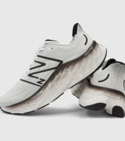 Store Fresh Foam More V4 (2E Wide) Mens Men Run
